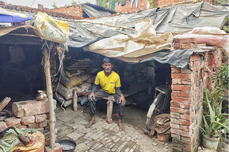 वाराणसी: प्रधानमंत्री मोदी द्वारा गोद लिए गए गांवों में ‘ग्राम स्वराज’ का वादा जुमला बनकर रह गया है