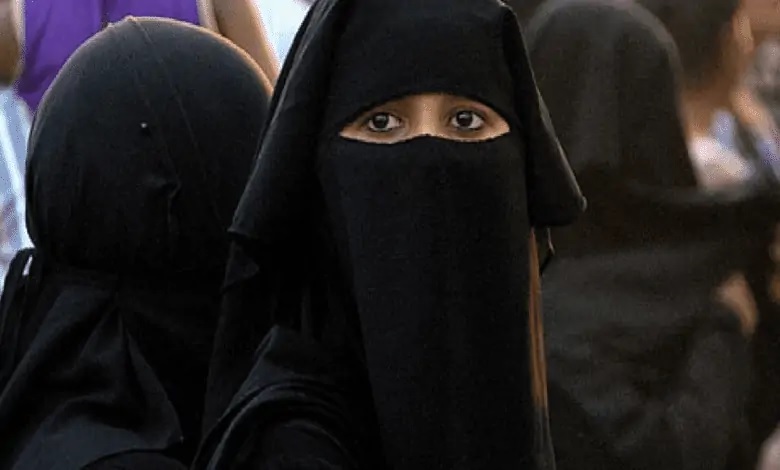 Letter to EC seeks ‘ban’ on removing burqas of women voters