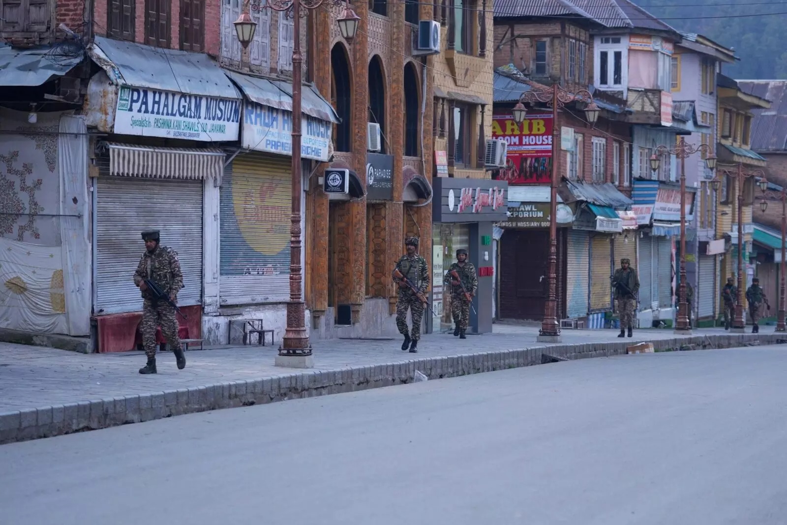 पहलगाम हमला: “J&K में सामान्य स्थिति का झूठा दावा न करें, ठोस कार्रवाई करें” – विपक्ष का केंद्र पर दबाव