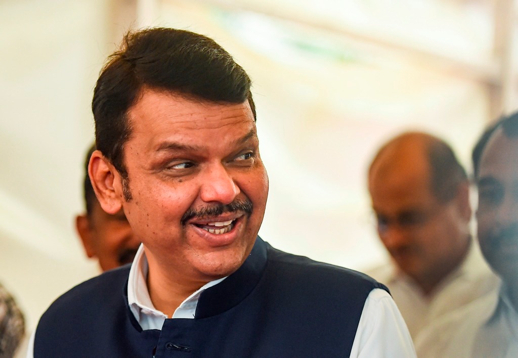 महाराष्ट्र सरकार ने 8 लाख लाभार्थियों के लिए लड़की बहिन योजना की राशि घटाई: रिपोर्ट