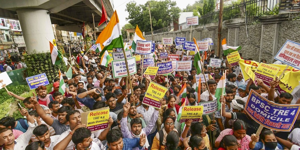 देश में पच्चीस साल से कम उम्र के क़रीब 40% ग्रेजुएट बेरोज़गार: अज़ीम प्रेमजी रिपोर्ट