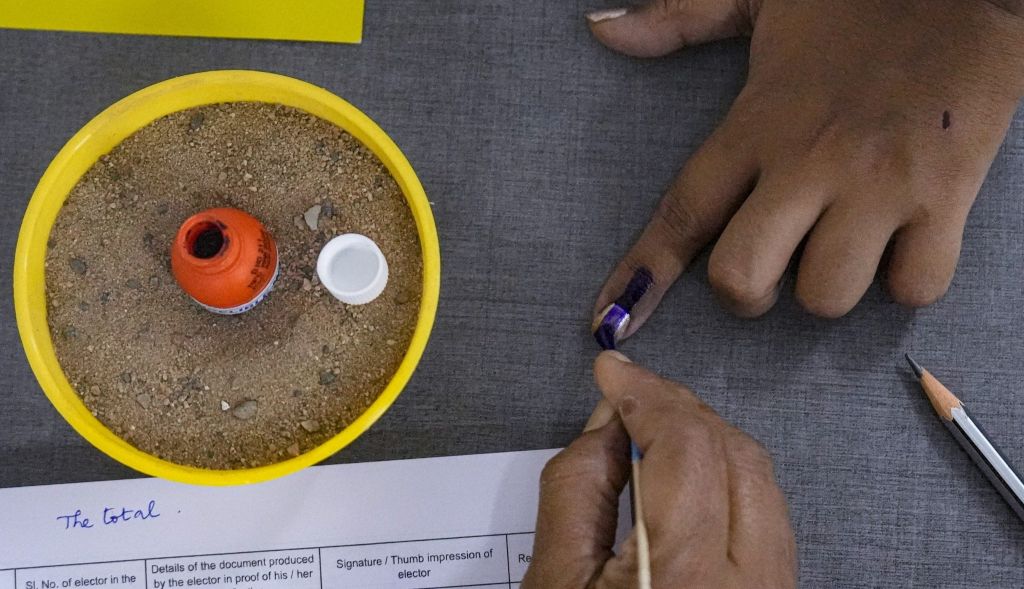 वोट हमारा मंत्र है, पर क्या यह लोकतंत्र है?