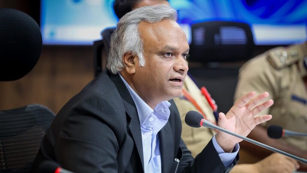 जिस देश में एक ठेले वाले को भी पंजीकरण कराना पड़ता है, वहां आरएसएस को छूट कैसे?: प्रियंक खरगे