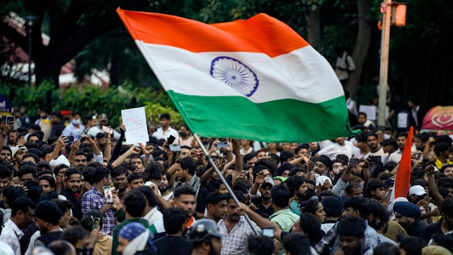 Cockroach Janata और लोकतंत्र की ताकत
