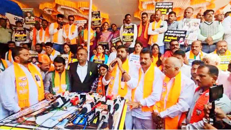 बेलगावी में BJP का अहोरात्रि धरना तीसरे दिन में दाखिल, वाल्मीकि निगम के कथित घोटाले के खिलाफ आंदोलन तेज