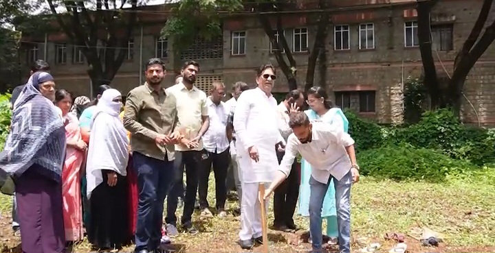 कल पदभार संभाला, आज से विकास का आगाज़… संगमेश्वर नगर में पार्क निर्माण को BUDA अध्यक्ष आसिफ सेठ ने दी शुरुआत