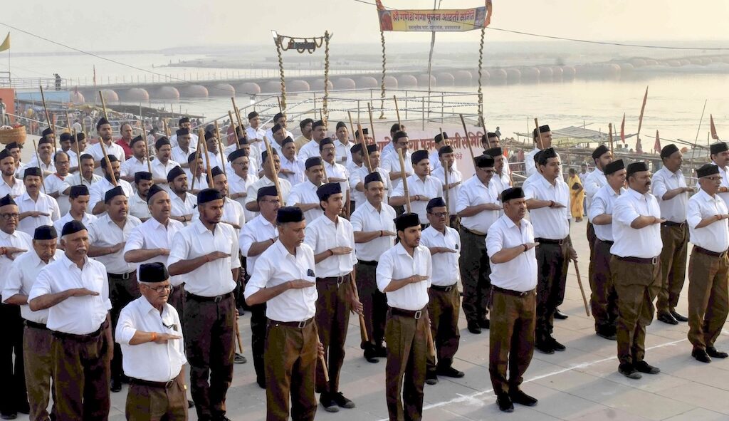 आरएसएस के पूर्व कार्यकर्ता ने की संघ, विहिप और बजरंग दल को आतंकवादी संगठन घोषित करने की मांग