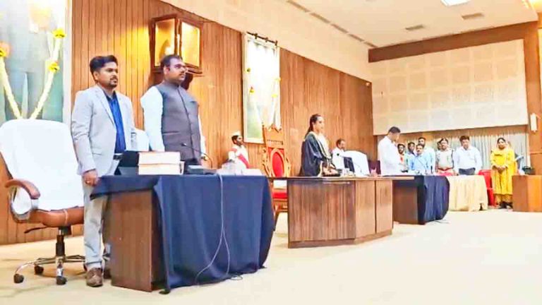 बेलगावी महानगर पालिका बैठक में ‘वंदे मातरम्’ गीत को लेकर हंगामा