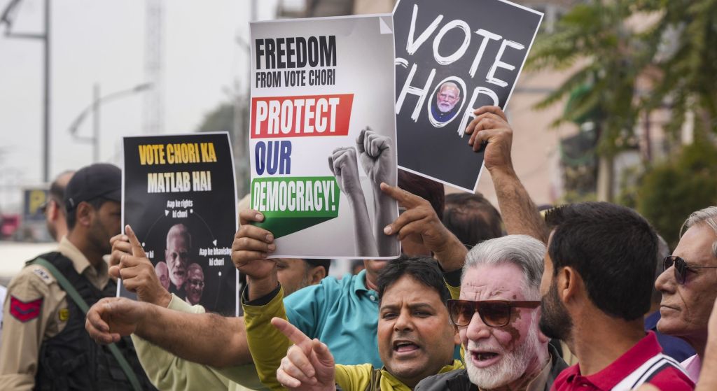 एसआईआर प्रक्रिया में बदलाव: कांग्रेस ने कहा- ‘डैमेज कंट्रोल’ कर रहा चुनाव आयोग