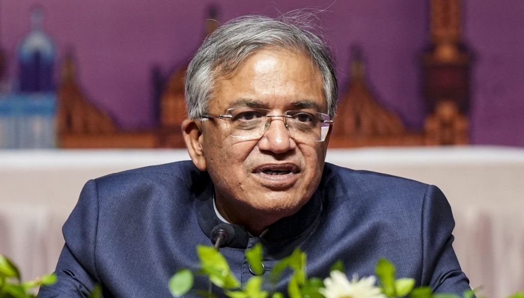 ज्ञानेश बाबू को ‘डेमोक्रेसी’ की सेवा के लिए भारत रत्न दिया जाए या पद्मभूषण!
